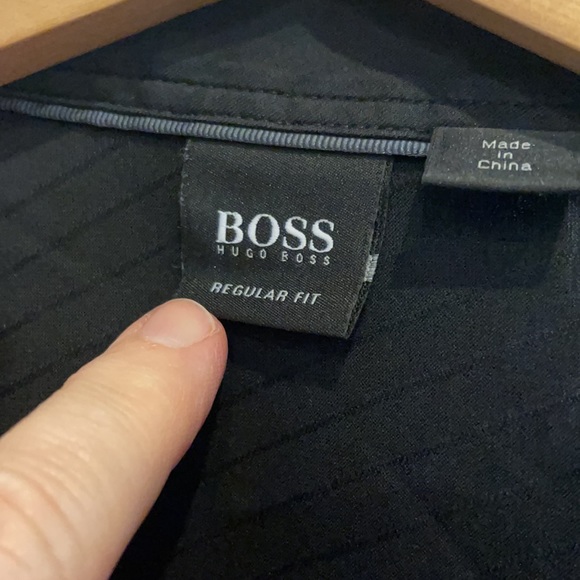 Hugo BOSS black button down SHIRT. Size M. - Picture 2 of 7